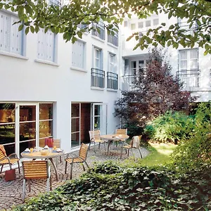 Adagio Montmartre 4* Paryż